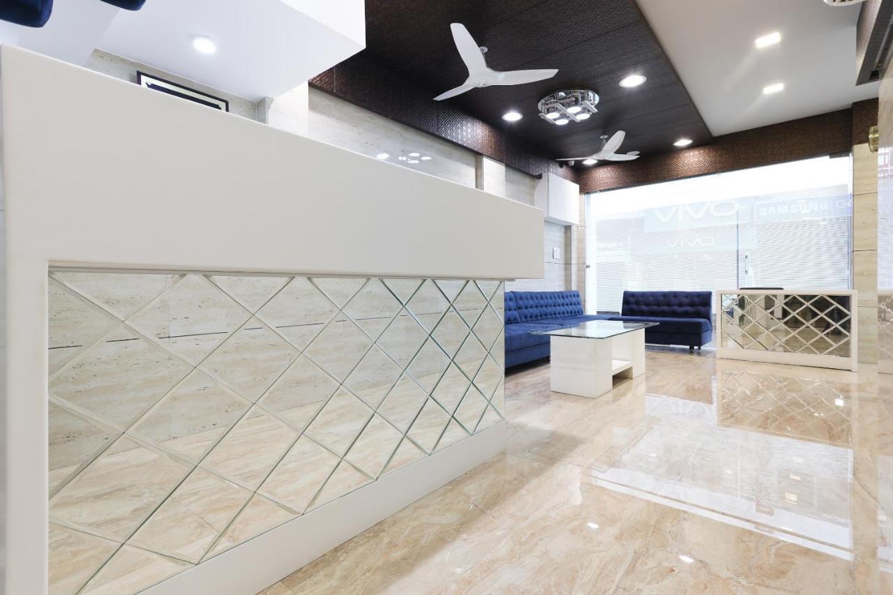 Hôtel Oyo 60577 Sukhmani Residency à Indore Extérieur photo